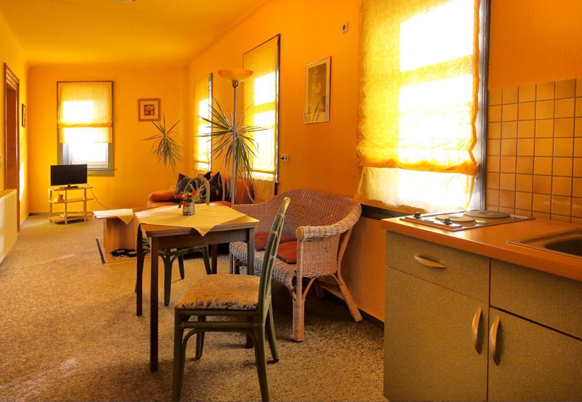 Gaststaette Und Pension Felsenthal Tabarz Habitación foto